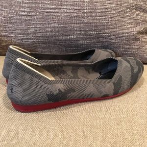 Rothy’s Grey Camo 6.5 ballet flat